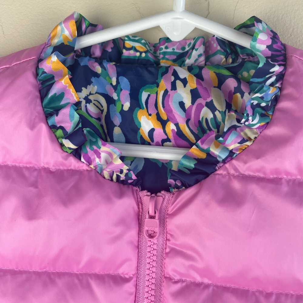 Lilly Pulitzer Amani Reversible DOWN Vest Lilac Rose/High Tide Navy Shes got Sol - Picture 2 of 7